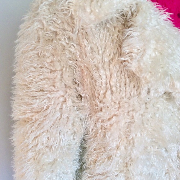 Vintage Faux Fur White Coat - Picture 10 of 12